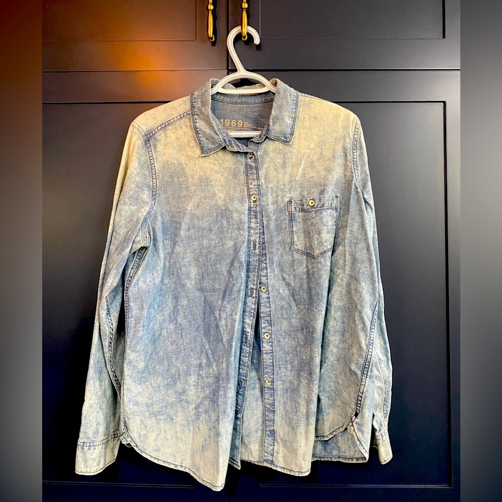 Gap 1969 Jean shirt - size L